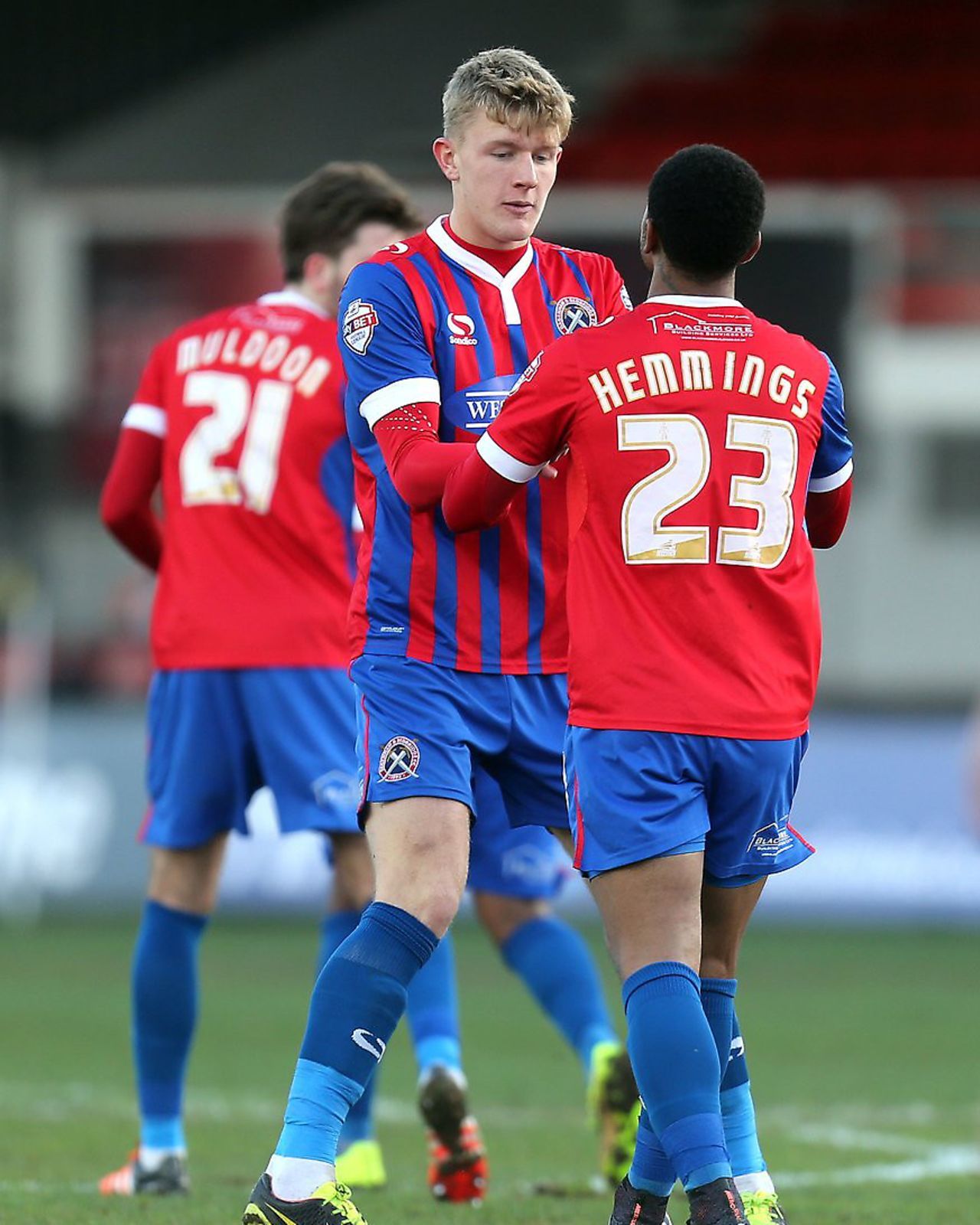 九游-勒沃库森训练开放日，今晨完成体检引欢呼，足总杯在即，资深球员宣示担当(勒沃库森名将)